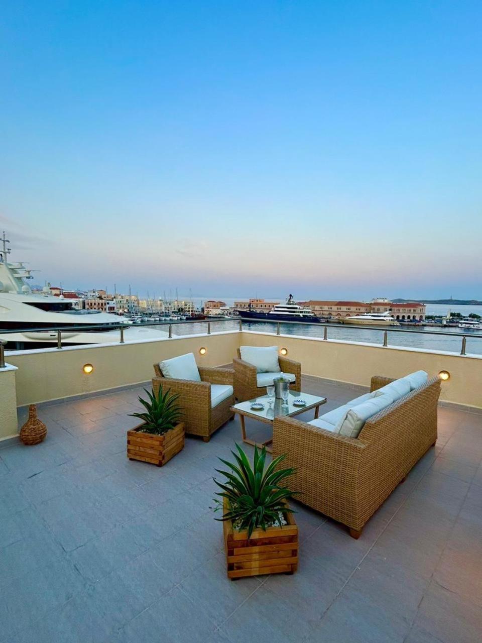 Emilia Suites Ερμούπολη Εξωτερικό φωτογραφία
