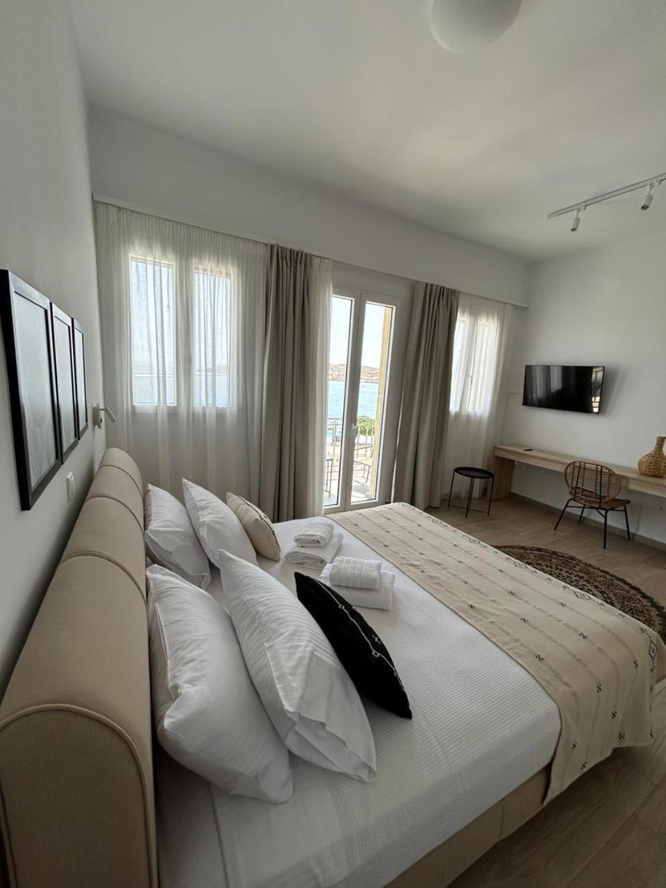 Emilia Suites Ερμούπολη Εξωτερικό φωτογραφία