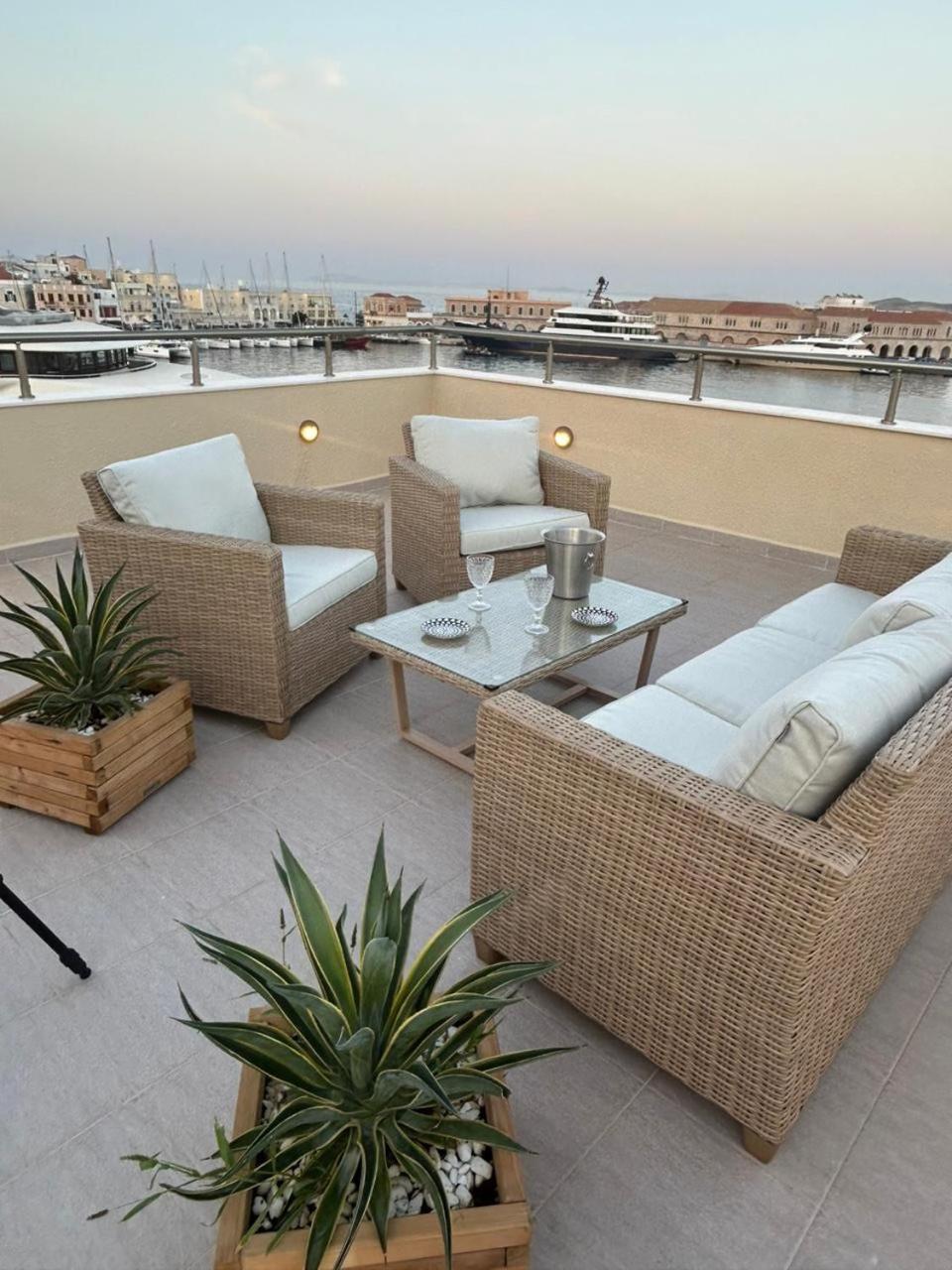 Emilia Suites Ερμούπολη Εξωτερικό φωτογραφία